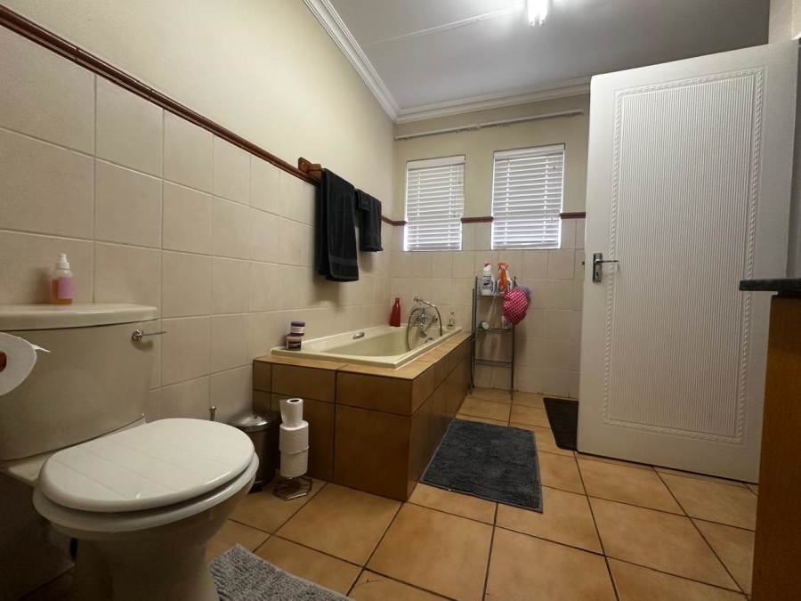 3 Bedroom Property for Sale in Heuwelsig Free State